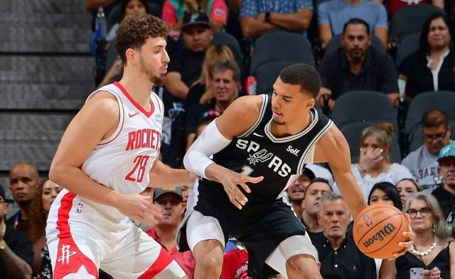 爱游戏官方-魔术碾压马刺，布伦森带队取胜