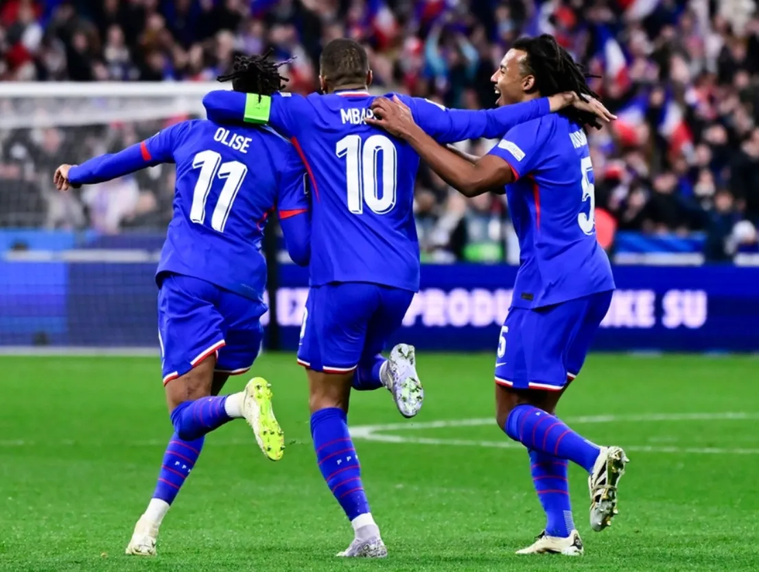 阿森纳险胜法国,卡塞米罗带队取胜 阿森纳险胜法国,卡塞米罗带队取胜