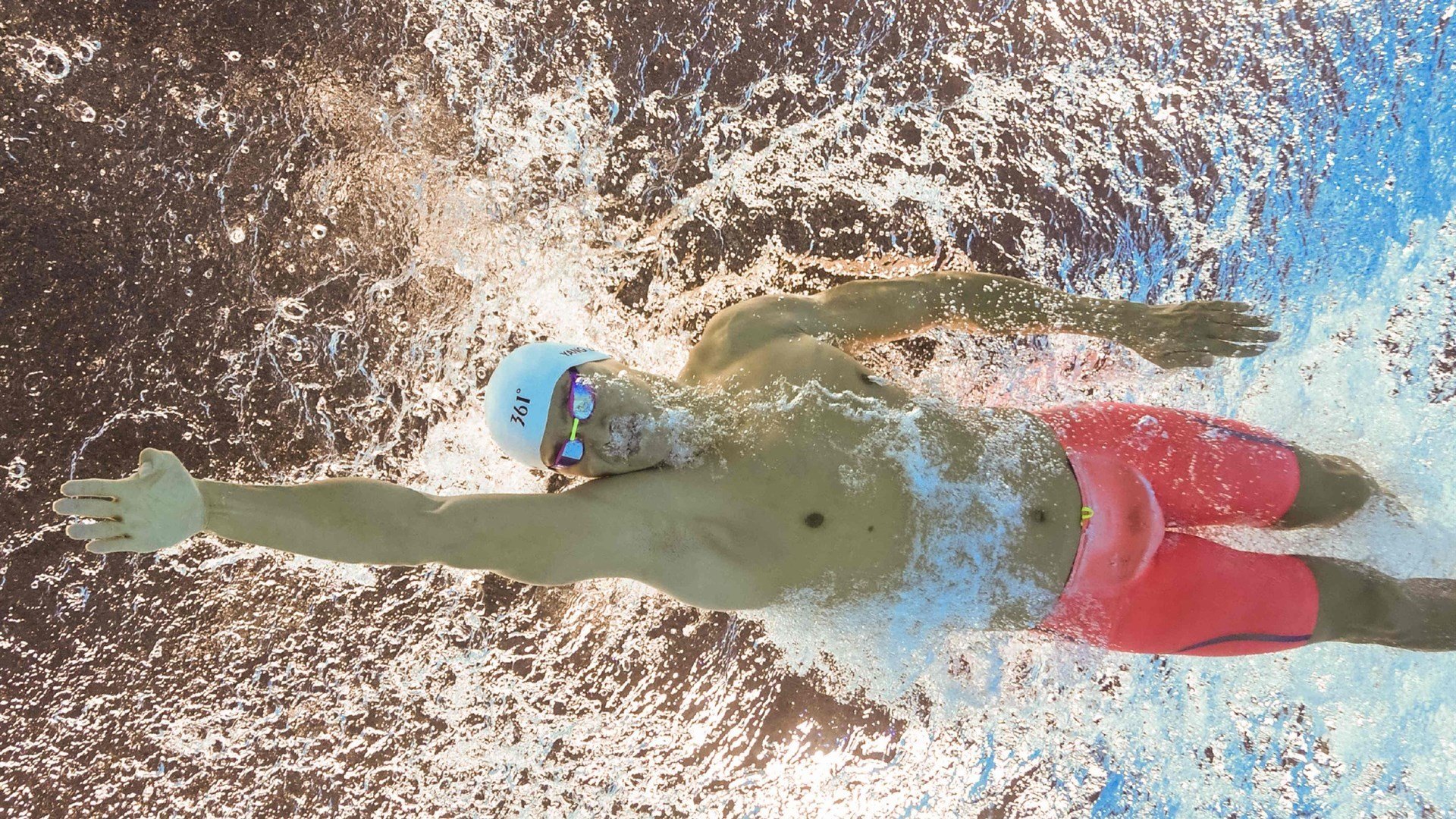 爱游戏-卡马文加之夜，当不务正业的天才，在季后赛的熔炉里淬炼成钢