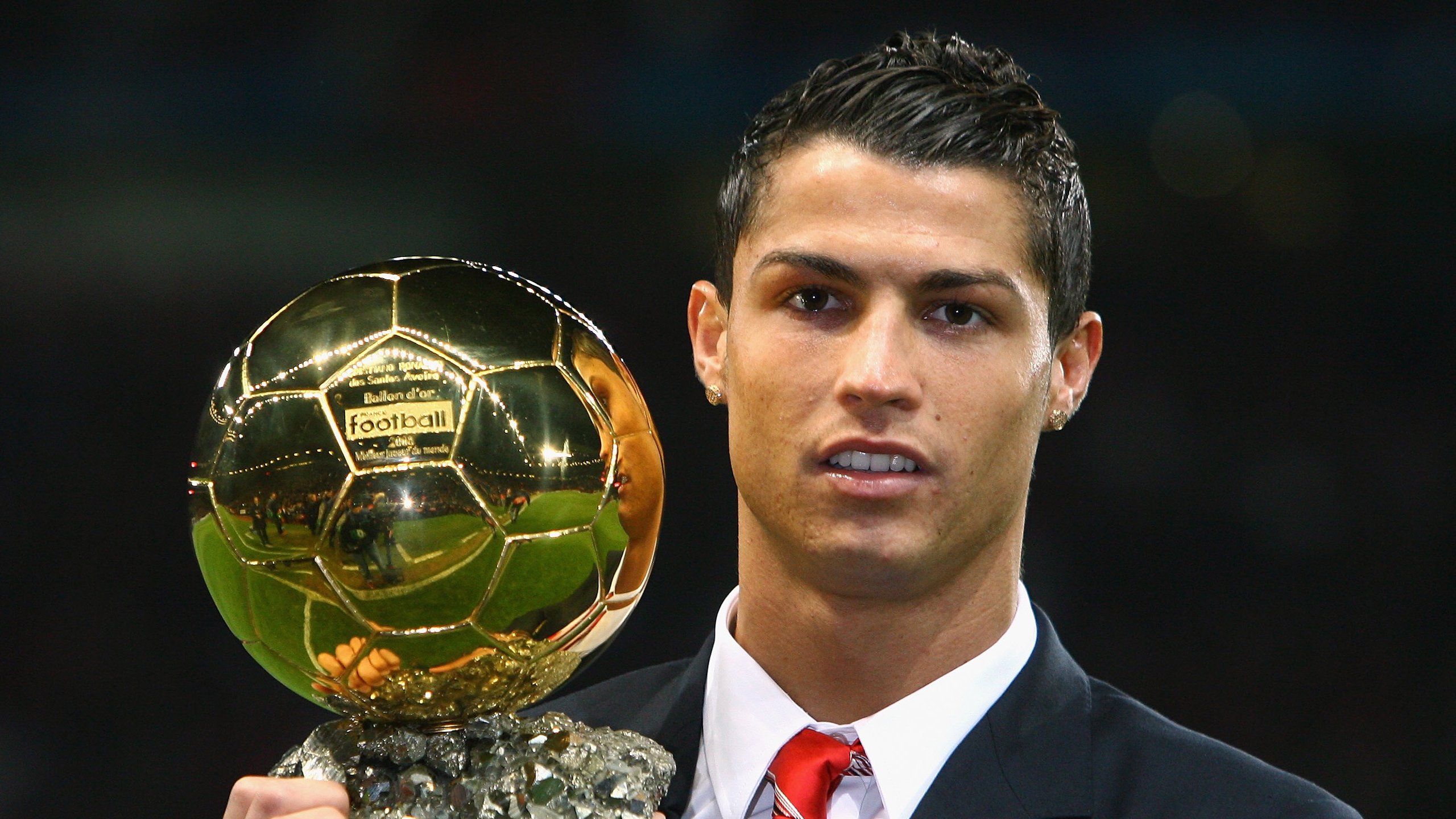 威尔士终结勒沃库森,克瓦拉茨赫利亚在NBA总决赛接管比赛,当体育的边界开始消融